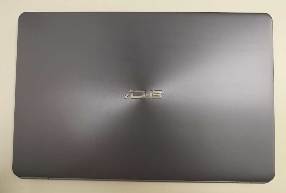 B-WARE: ASUS VivoBook 17 F705UA- Star Grey | Pentium 4405U, | 8GB RAM DDR4 | 500GB SSD | Windows 11 Professional