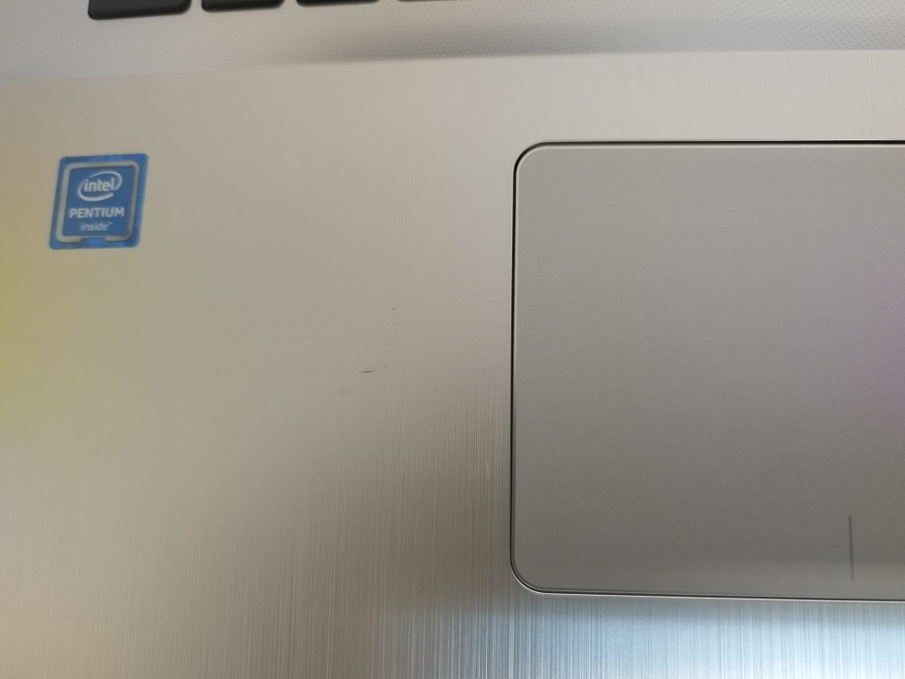 B-WARE: ASUS VivoBook 17 F705UA- Star Grey | Pentium 4405U, | 8GB RAM DDR4 | 500GB SSD | Windows 11 Professional